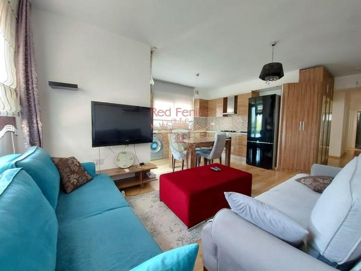 Kyrenia / Center of Kyrenia
Four-room apartment of 120 m² in a multi-storey building in the center of Kyrenia.