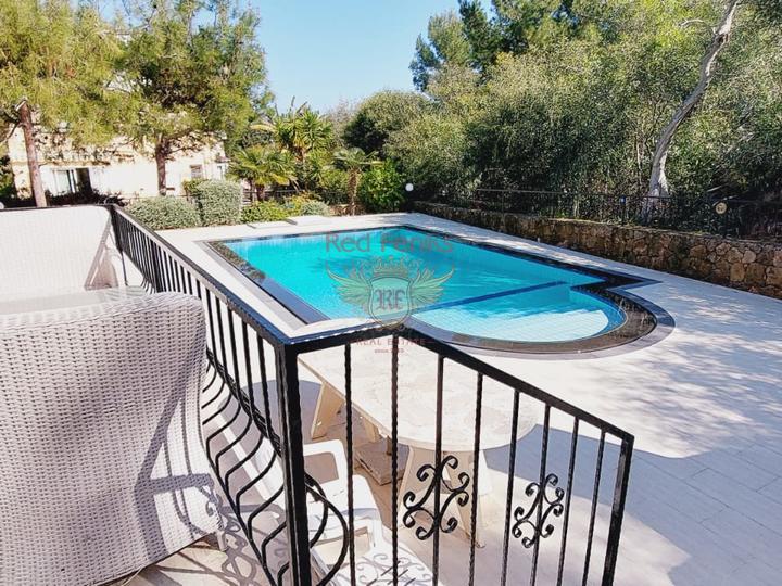 Vierzimmervilla 190 m² 500 Meter vom Meer entfernt, Villa in Kyrenia kaufen, Villa in der Nahe des Meeres Kyrenia