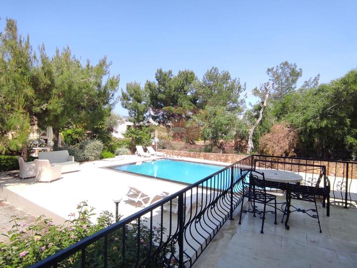 Four-room villa 190 m² 500 meters from the sea, Turkey real estate, property in North Cyprus, Kyrenia house sale